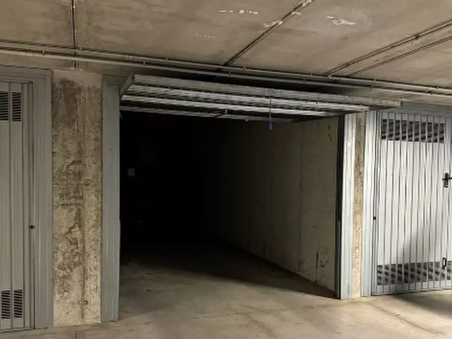 Immagine 2 di Garage in vendita  in Via Vimercate a Ornago
