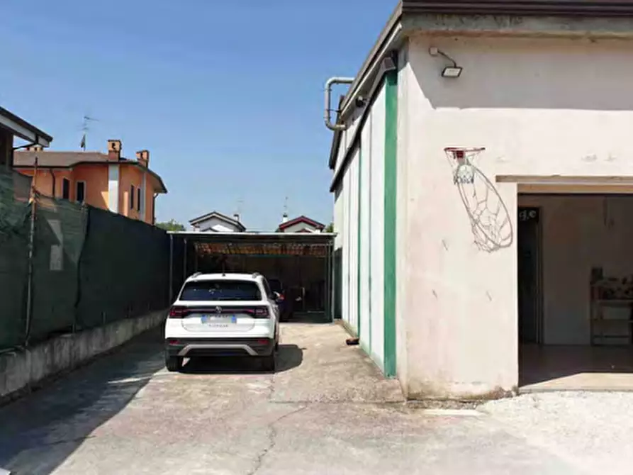 Immagine 3 di Villa in vendita  in via Giacomo Leopardi a Asola
