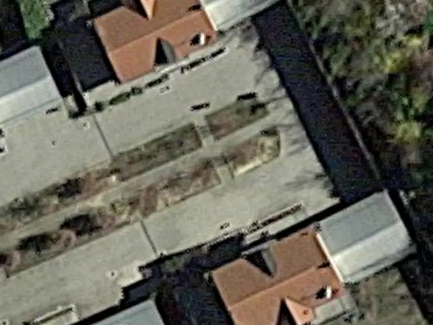 Immagine 7 di Garage in vendita  in Strada Gherzi a Canelli