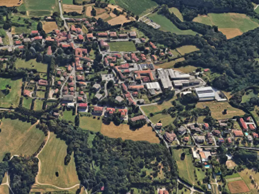 Immagine 12 di Appartamento in vendita  in Via Grandi  a Carate Brianza