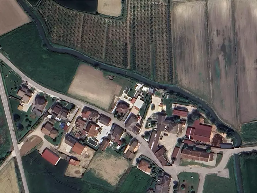 Immagine 8 di Terreno edificabile in vendita  in Via Campagnola a Trevenzuolo