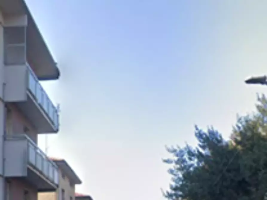 Immagine 11 di Stabile in vendita  in Via Sant'Anna a Ponte San Pietro