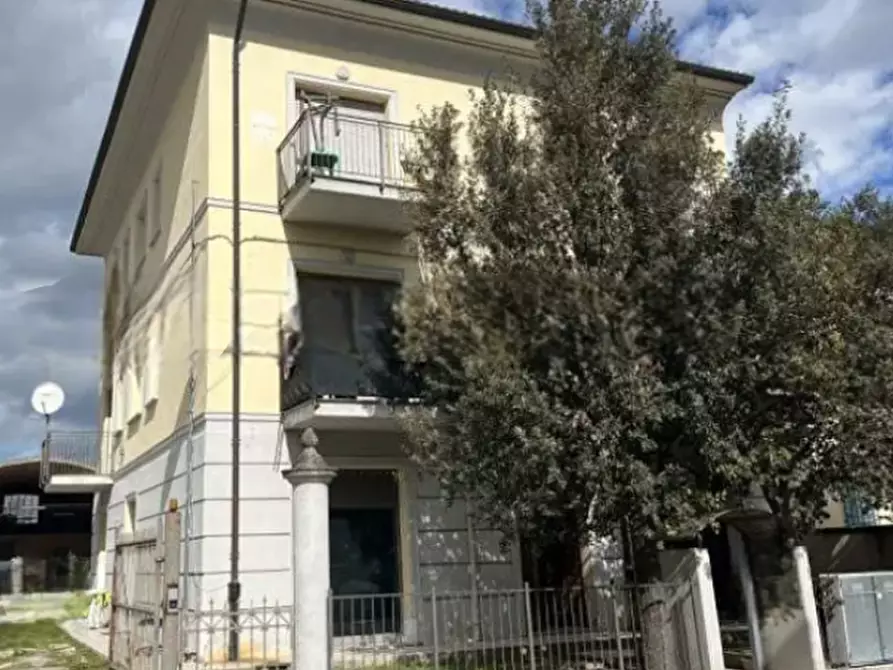 Immagine 1 di Negozio in vendita  in Via della libertà a Russi