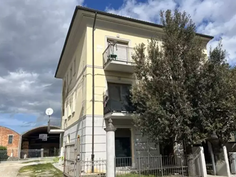 Immagine 3 di Negozio in vendita  in Via della libertà a Russi