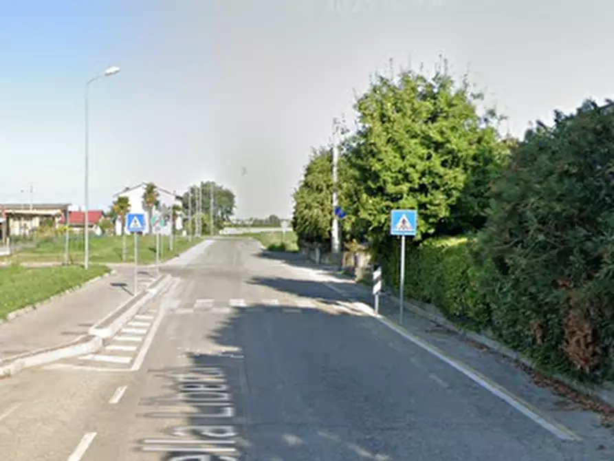 Immagine 8 di Negozio in vendita  in Via della libertà a Russi