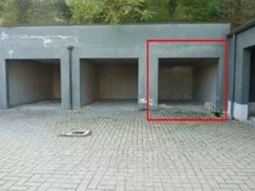 Immagine 2 di Garage in vendita  in Strada Gherzi a Canelli