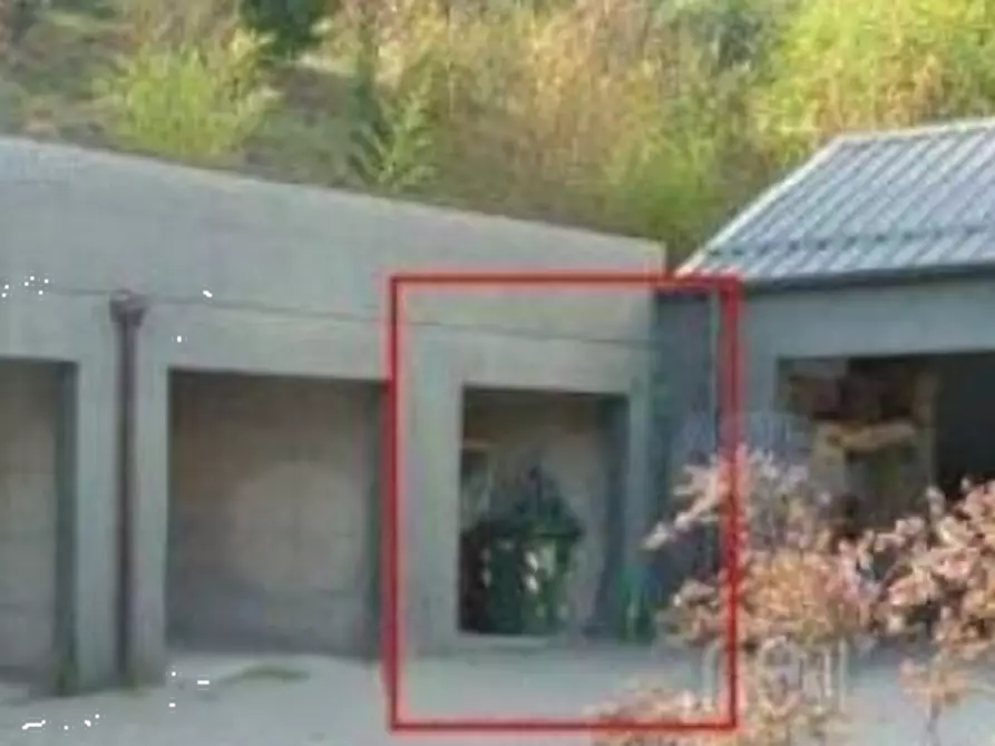 Immagine 1 di Garage in vendita  in Strada Gherzi a Canelli