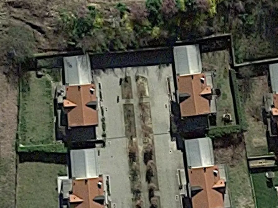 Immagine 8 di Garage in vendita  in Strada Gherzi a Canelli