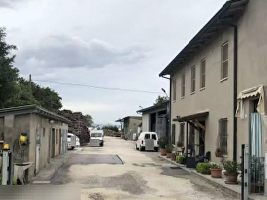 Immagine 2 di Stabile in vendita  in Via Taverna a Ravenna