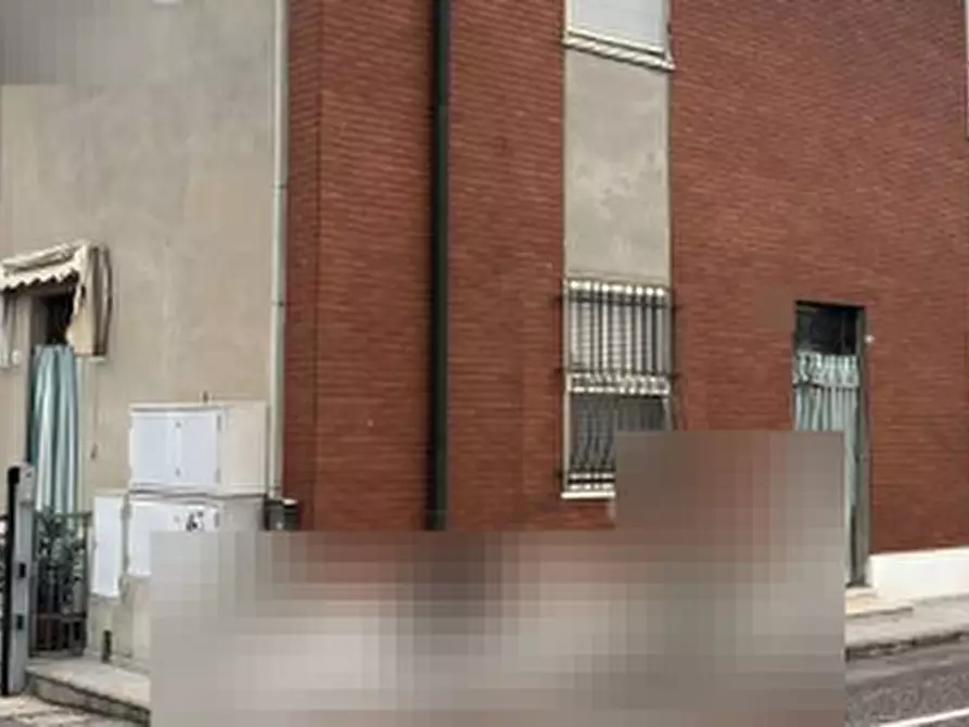 Immagine 3 di Stabile in vendita  in Via Taverna a Ravenna