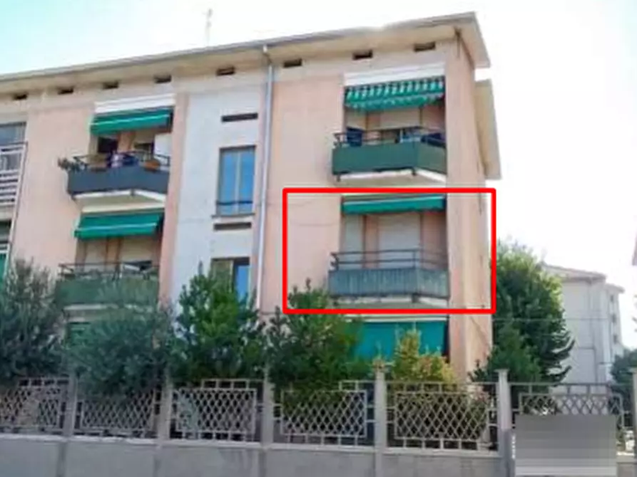 Immagine 1 di Appartamento in vendita  in Via Padre Luigi Sampietro a Saronno