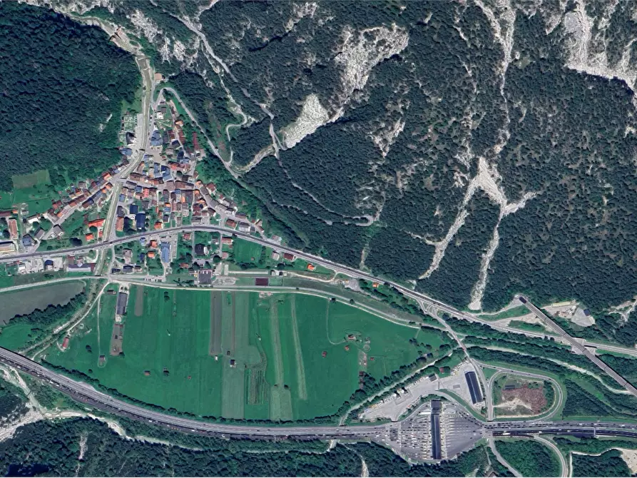 Immagine 9 di Casa indipendente in vendita  in Via delle Miniere a Malborghetto-Valbruna