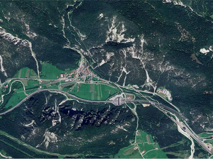 Immagine 10 di Casa indipendente in vendita  in Via delle Miniere a Malborghetto-Valbruna