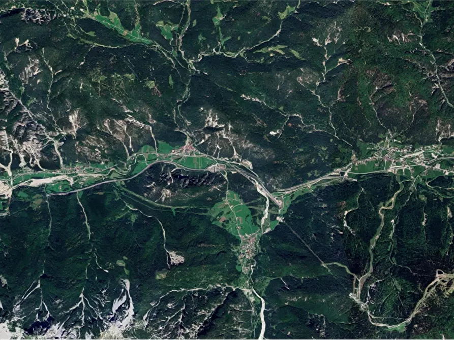 Immagine 11 di Casa indipendente in vendita  in Via delle Miniere a Malborghetto-Valbruna