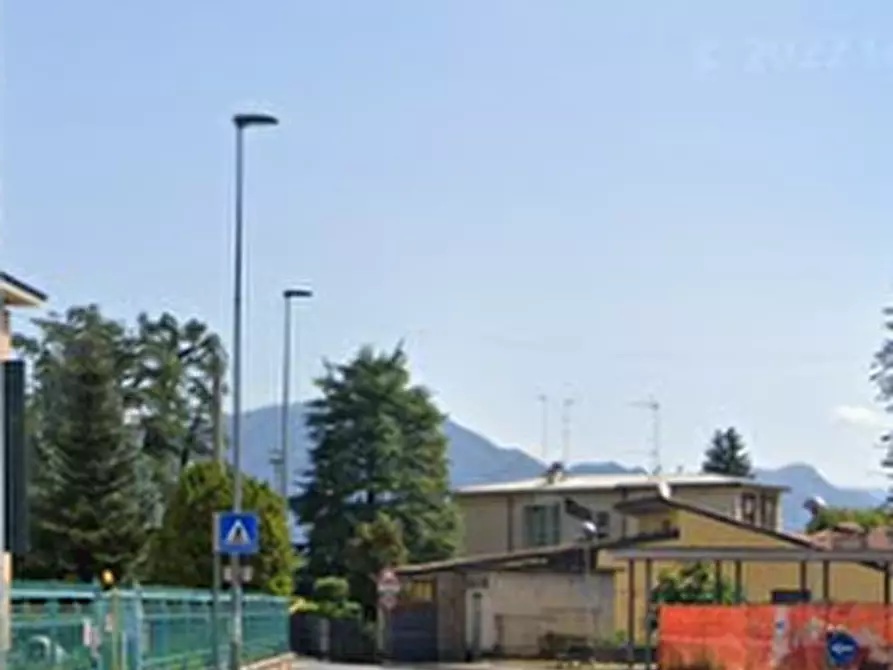 Immagine 2 di Negozio in vendita  in via Monsignore Guglielmo Carozzi a Seriate