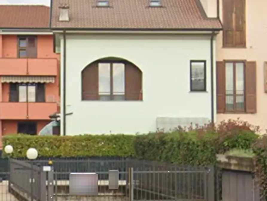 Immagine 5 di Appartamento in vendita  in Via Giuseppe Parini a Bonate Sotto