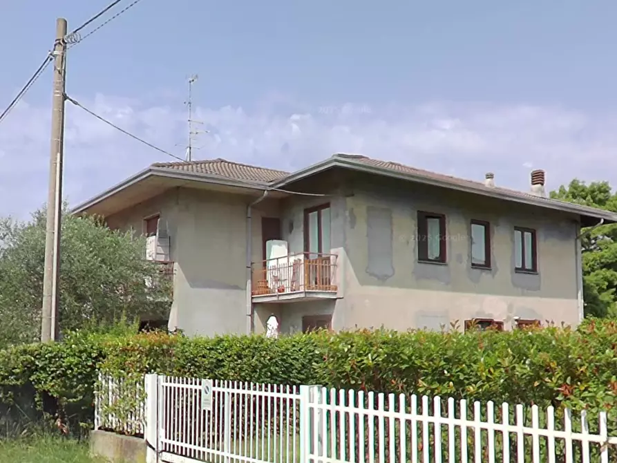 Immagine 3 di Appartamento in vendita  in Via Ugo Foscolo a Cassano Magnago