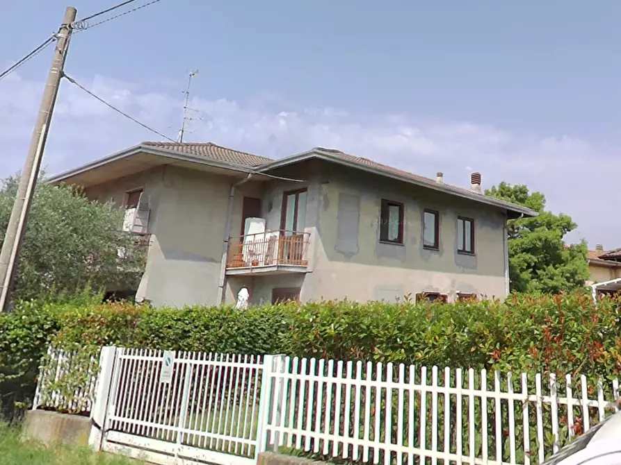 Immagine 6 di Appartamento in vendita  in Via Ugo Foscolo a Cassano Magnago