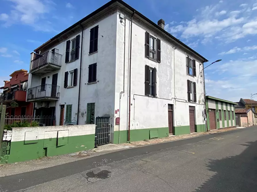 Immagine 1 di Negozio in vendita  in Via Liguria  a Voghera