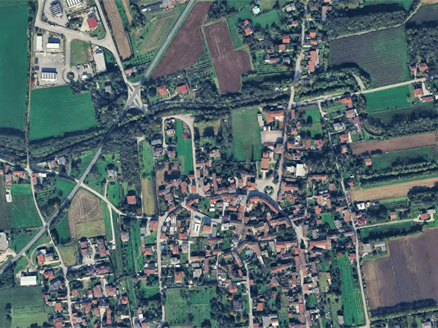 Immagine 1 di Porzione di casa in vendita  in Località San Leonardo a Montereale Valcellina