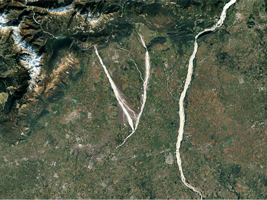 Immagine 13 di Porzione di casa in vendita  in Località San Leonardo a Montereale Valcellina