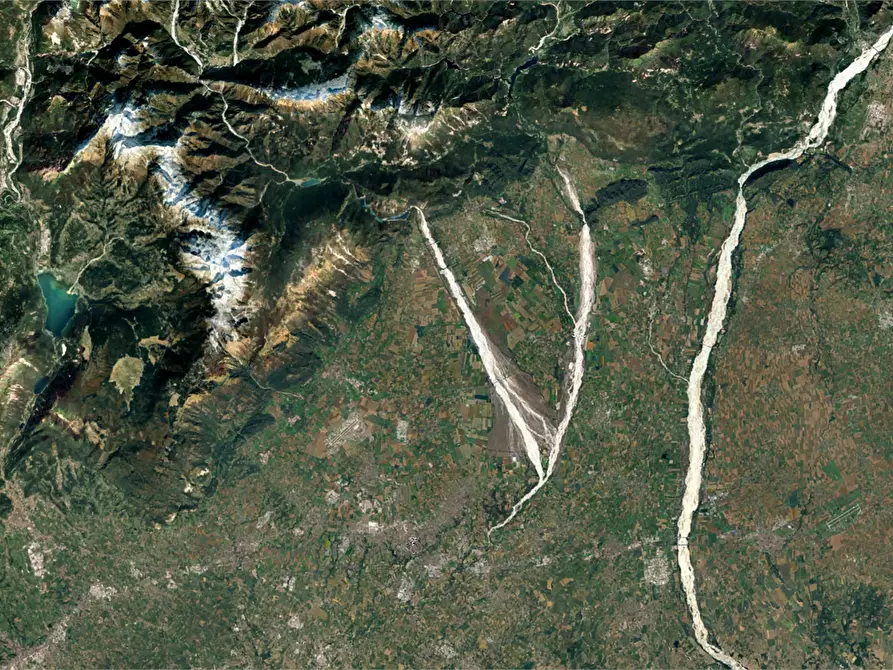 Immagine 9 di Porzione di casa in vendita  in Località San Leonardo a Montereale Valcellina