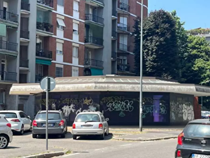Immagine 2 di Ufficio in vendita  in Via Privata Renzo e Lucia a Milano