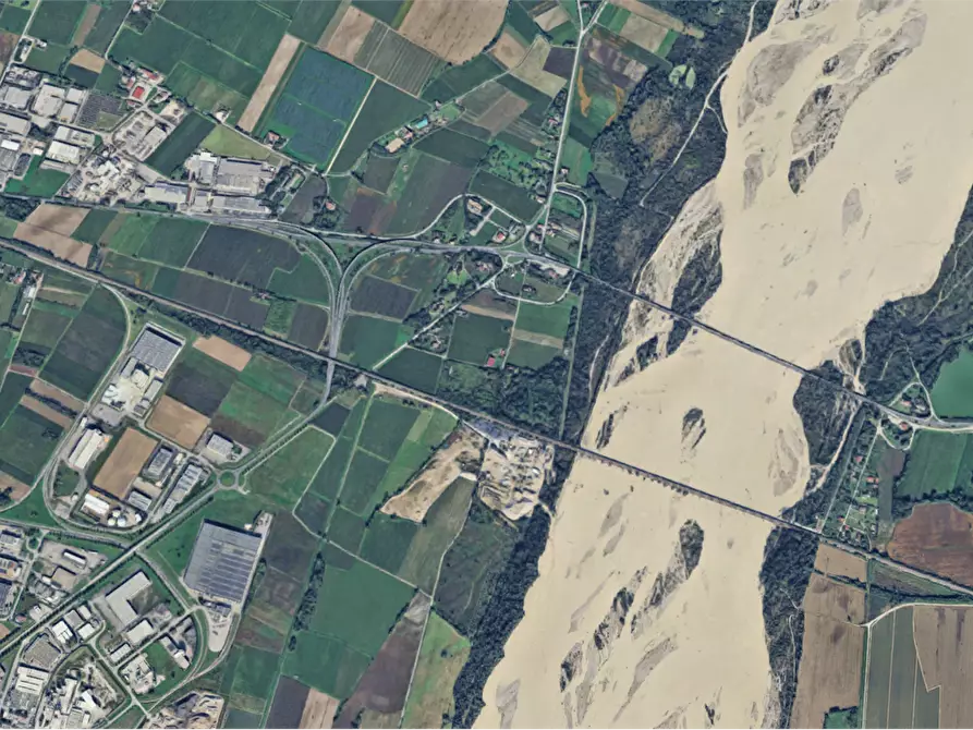 Immagine 2 di Terreno agricolo in vendita  in Località Ponte della Delizia a Valvasone Arzene