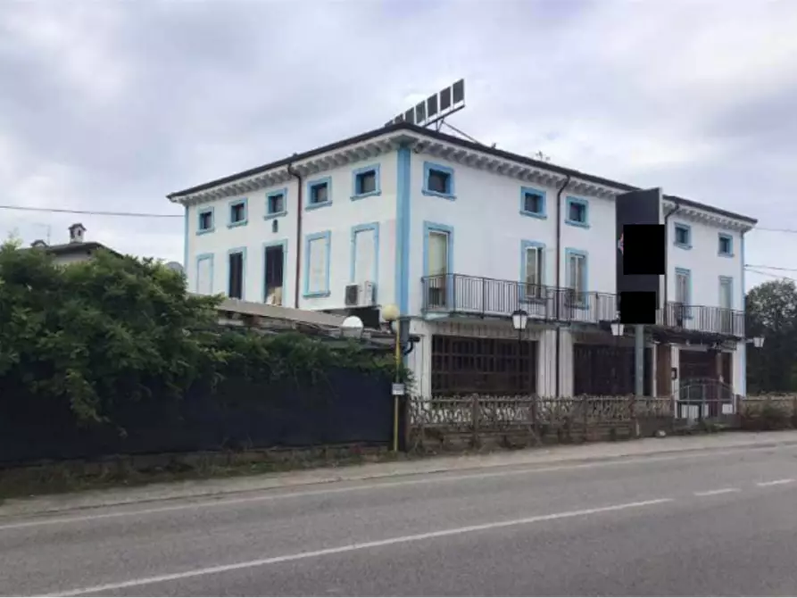 Immagine 2 di Negozio in vendita  in Località Madonnina di Prabiano a Villafranca Di Verona