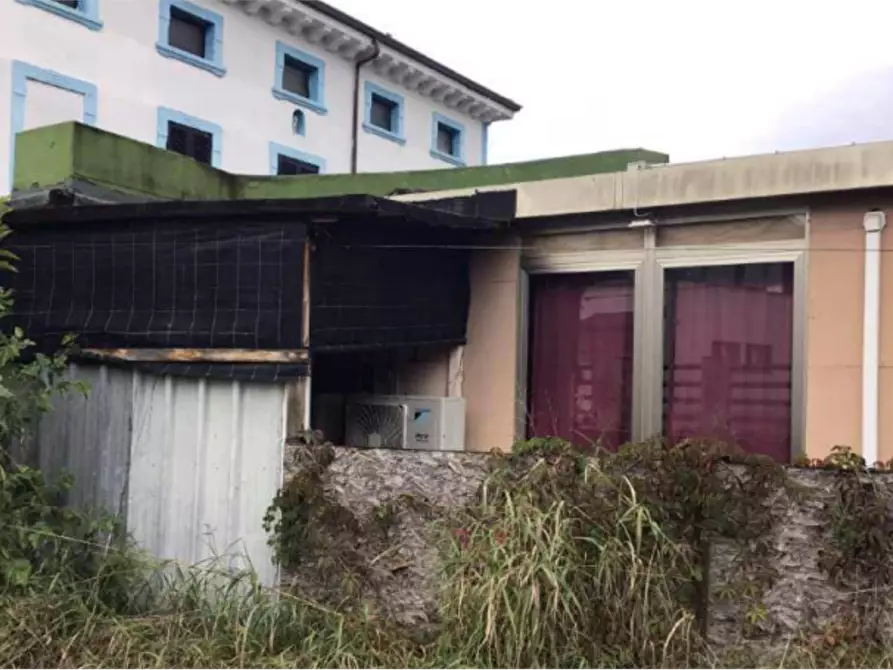 Immagine 9 di Negozio in vendita  in Località Madonnina di Prabiano a Villafranca Di Verona