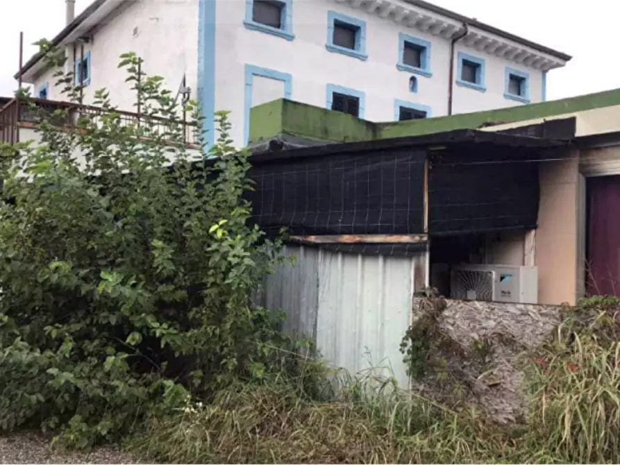 Immagine 10 di Negozio in vendita  in Località Madonnina di Prabiano a Villafranca Di Verona