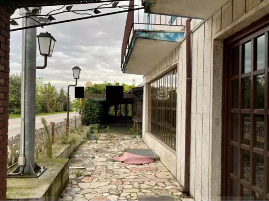 Immagine 11 di Negozio in vendita  in Località Madonnina di Prabiano a Villafranca Di Verona
