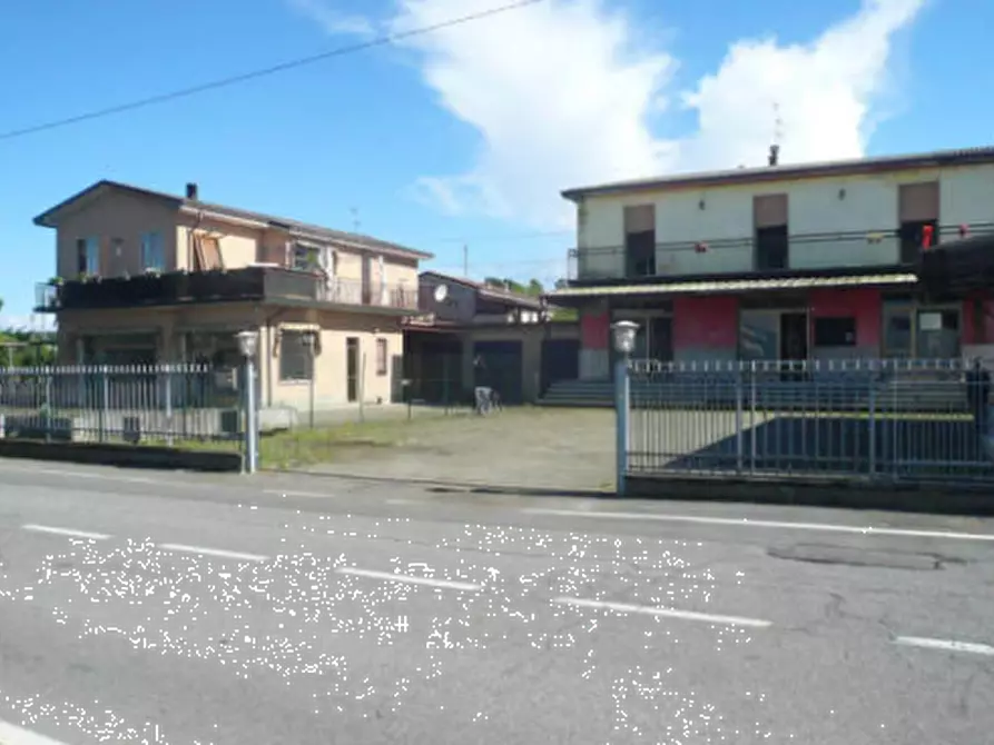 Immagine 1 di Stabile in vendita  in Piazza Ada Negri a Borgo San Giovanni