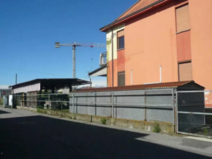 Immagine 5 di Stabile in vendita  in Piazza Ada Negri a Borgo San Giovanni