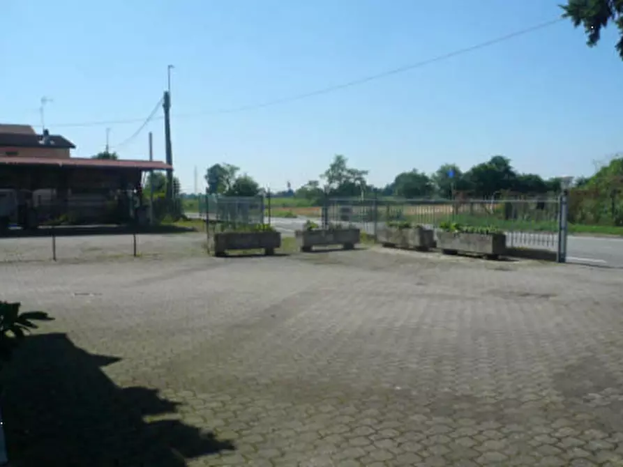 Immagine 13 di Stabile in vendita  in Piazza Ada Negri a Borgo San Giovanni