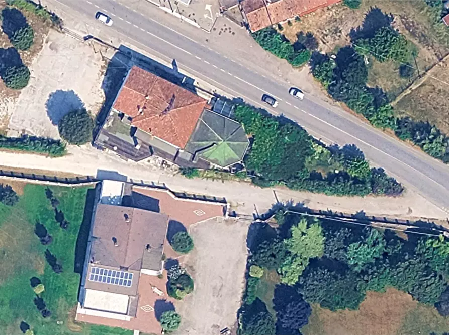 Immagine 22 di Negozio in vendita  in Località Madonnina di Prabiano a Villafranca Di Verona