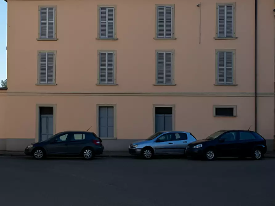 Immagine 2 di Laboratorio in vendita  in Viale dei Mille a Ziano Piacentino