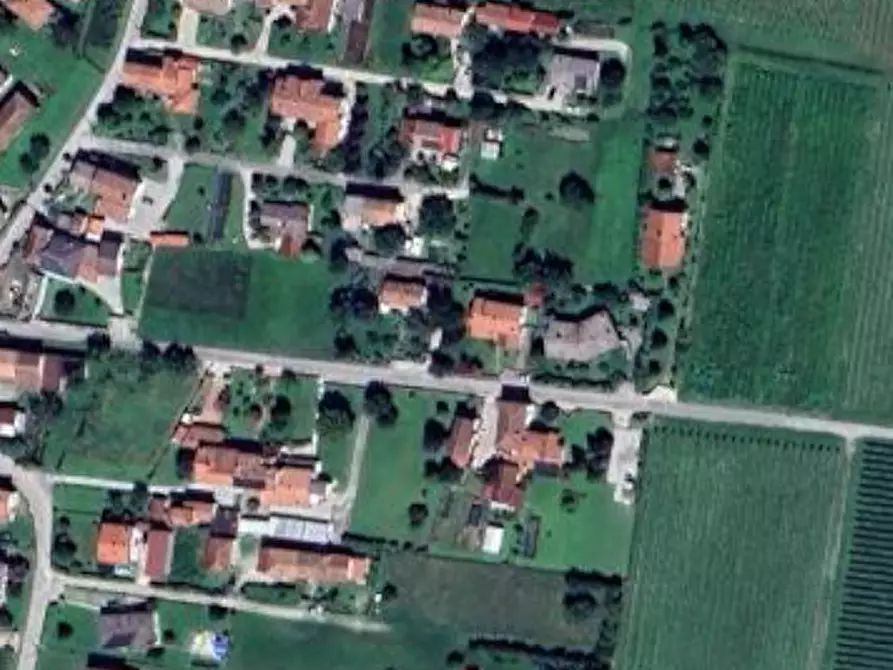 Immagine 1 di Terreno agricolo in vendita  in Località Ponte della Delizia a Valvasone Arzene