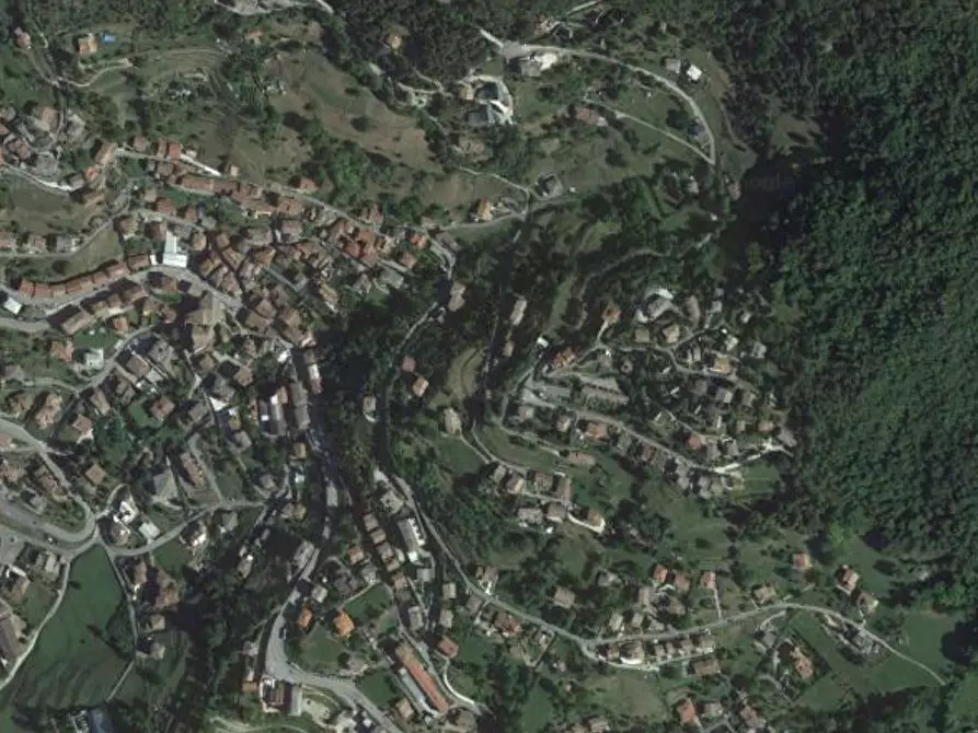 Immagine 9 di Posto auto in vendita  in  Via Nasego a Lodrino