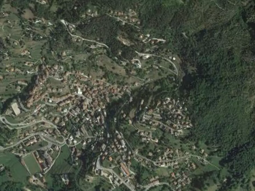 Immagine 10 di Posto auto in vendita  in  Via Nasego a Lodrino