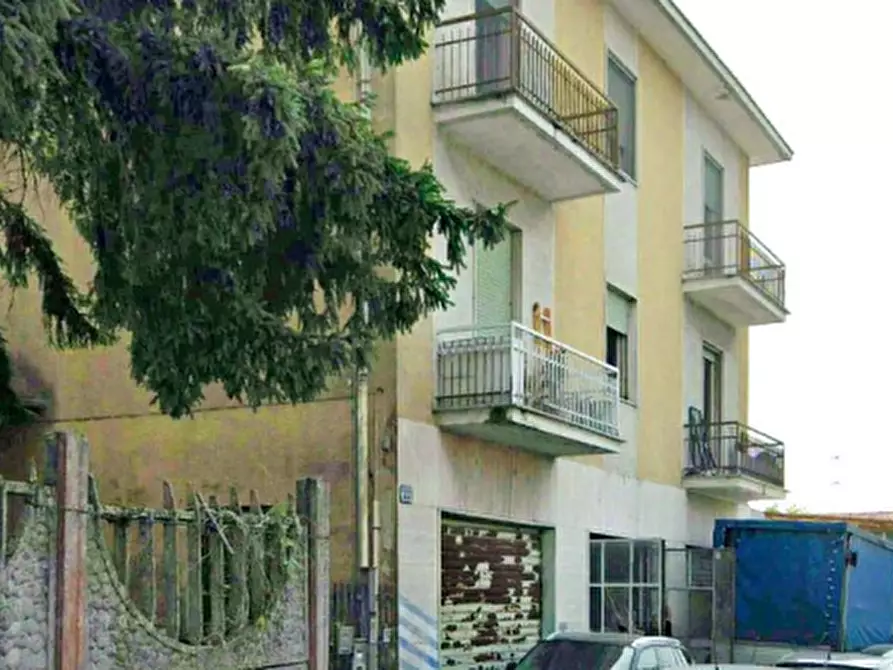 Immagine 2 di Appartamento in vendita  in Corso Genova  a Vigevano