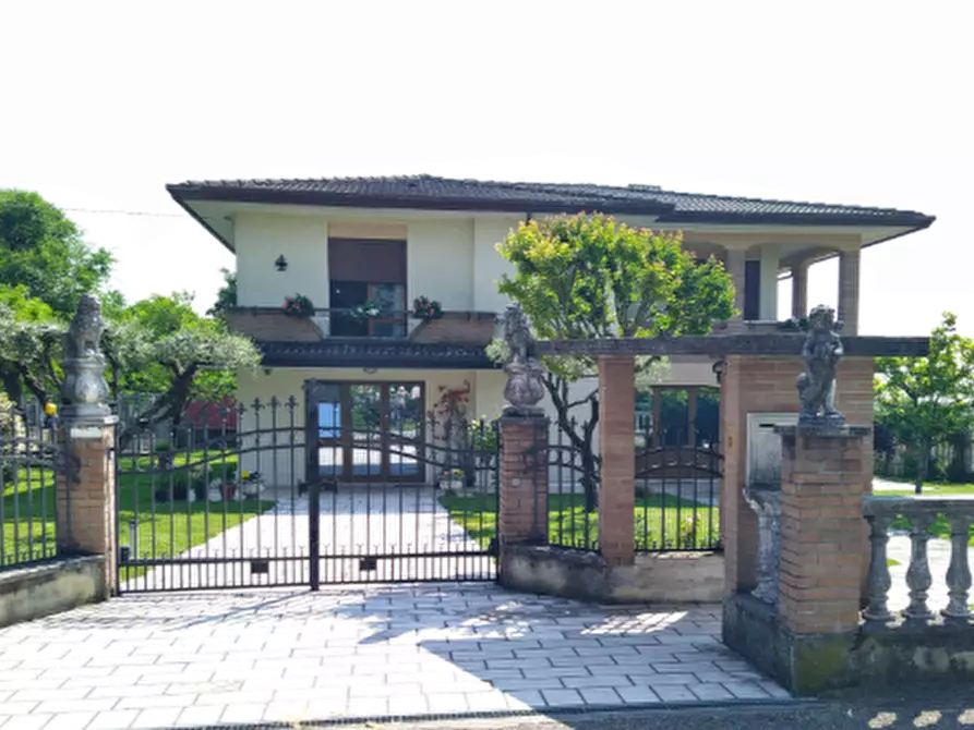 Immagine 3 di Villa in vendita  in Via Corte a San Zenone Degli Ezzelini