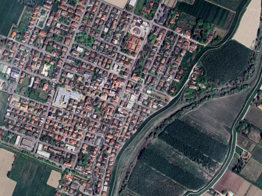 Immagine 2 di Villa in vendita  in Piazza Papa Giovanni XXIII a Novi Di Modena