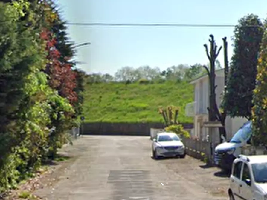 Immagine 5 di Villa in vendita  in Piazza Papa Giovanni XXIII a Novi Di Modena