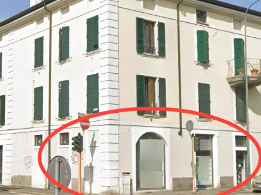 Immagine 1 di Negozio in vendita  in Via Milano a Brescia