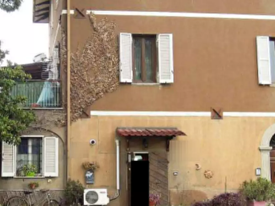 Immagine 3 di Appartamento in vendita  in Via Luigi Caprera a Corciano