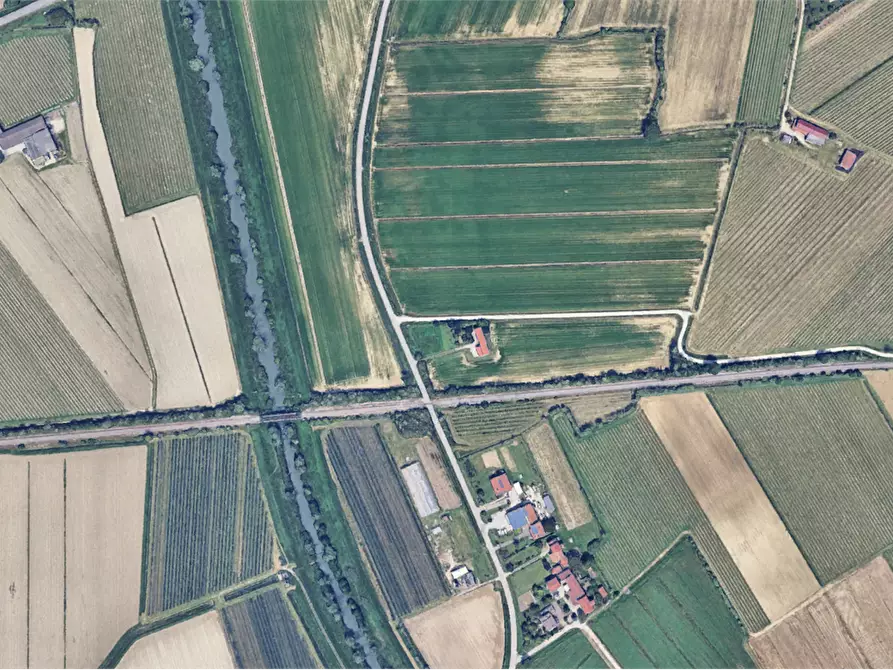 Immagine 2 di Terreno agricolo in vendita  in Via Muggia a Motta Di Livenza
