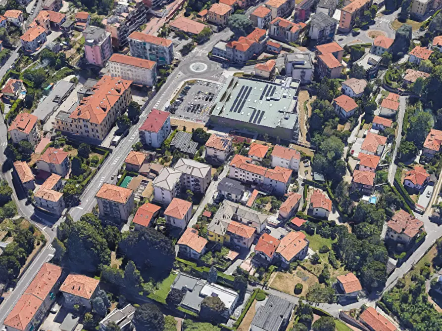 Immagine 8 di Appartamento in vendita  in Via Cardano a Como