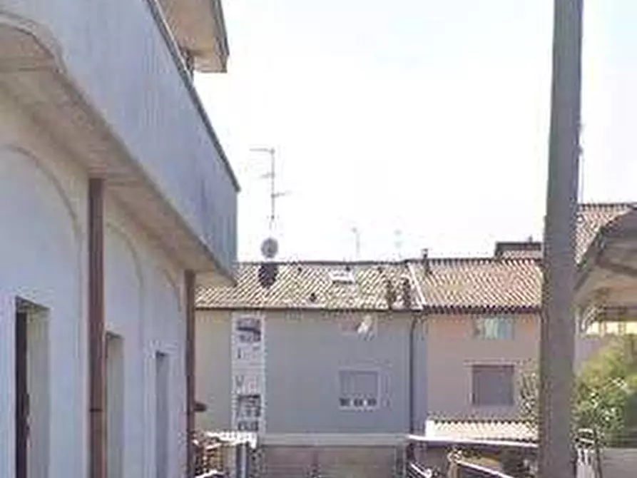 Immagine 6 di Villa in vendita  in Via Garibaldi  a Fenegrò