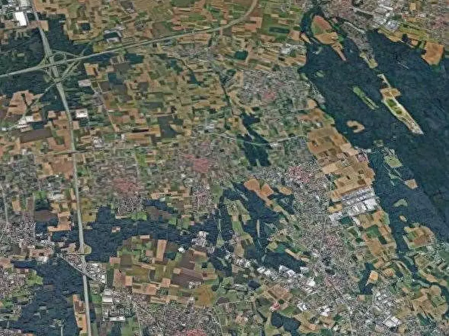 Immagine 13 di Villa in vendita  in Via Garibaldi  a Fenegrò